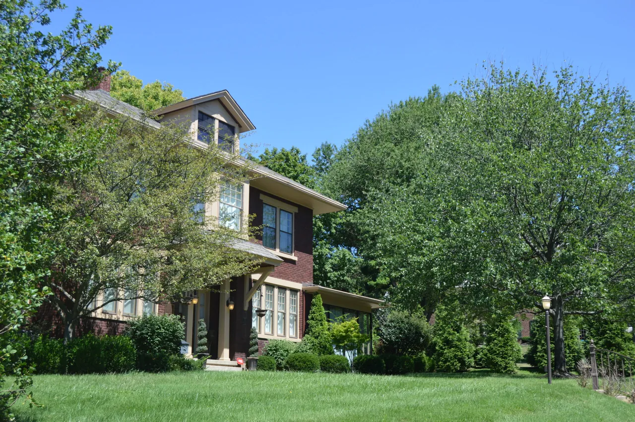 Brick Craftsman homes on Summit Lane in the Fort Mitchell Heights Historic District, Fort Mitchell, KY